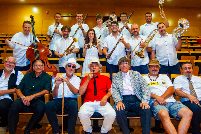 La 'Jota x cobla' dels Quicos amb la Cobla Reus Jove
